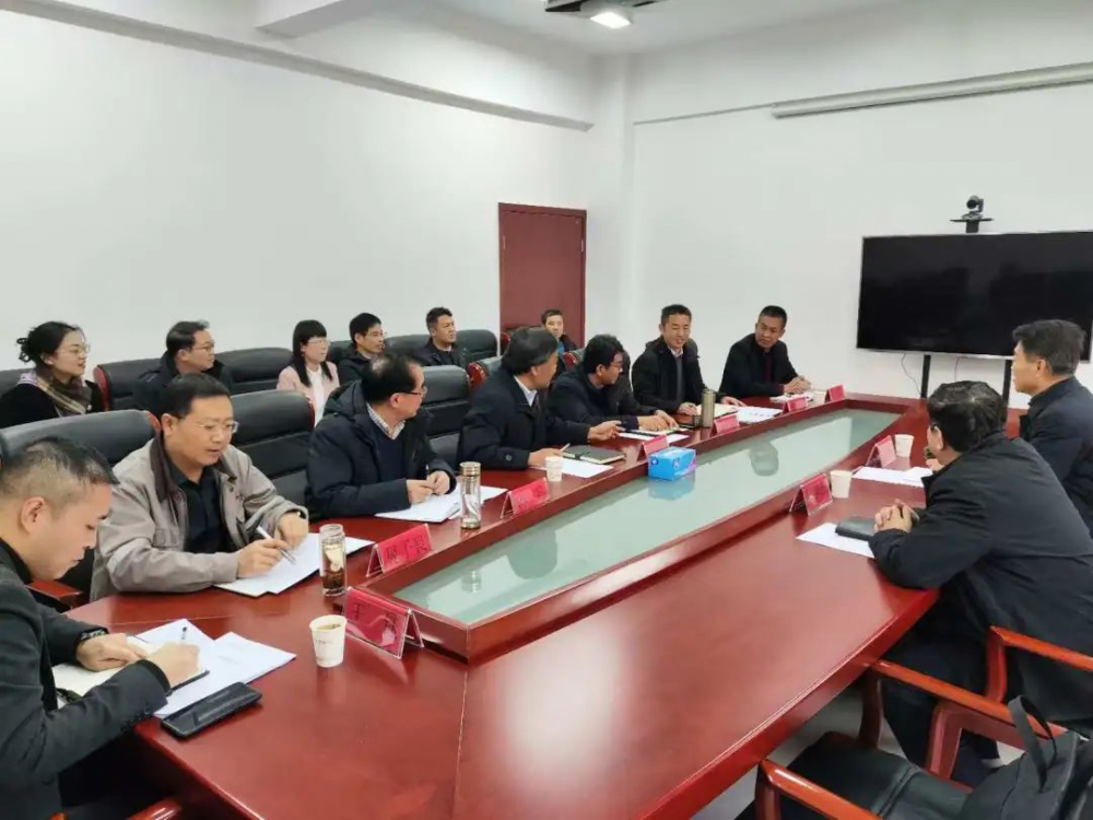 集團公司霍學杰一行到煎茶嶺鎳業(yè)調研